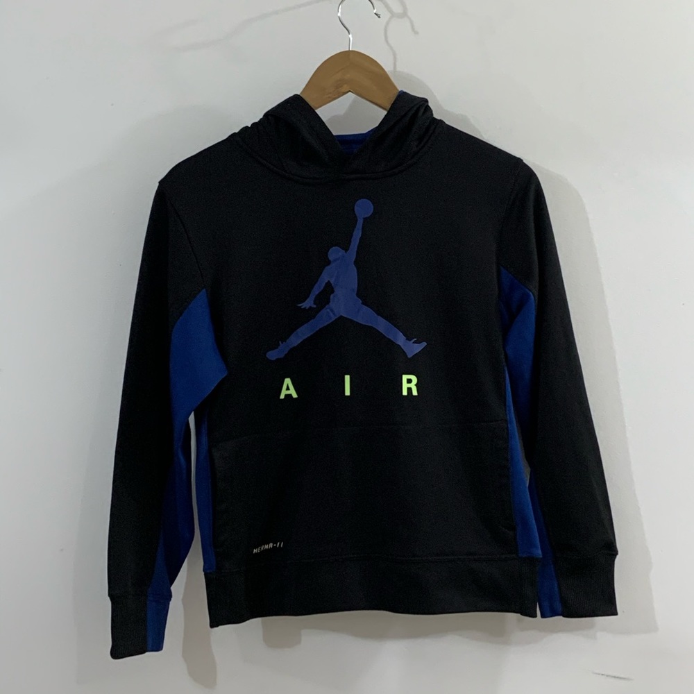 Nike air jordan kids jacket Large
